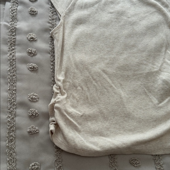 Cream Ruched Sleeveless Top - Picture 4 of 4